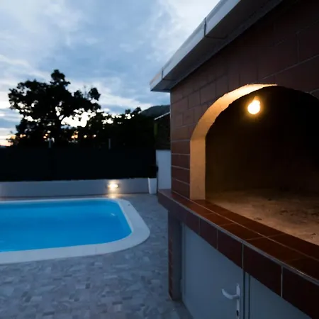 Mountain House Kajko With Pool & Free Parking On Site Villa