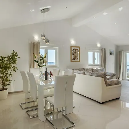 Villa Mountain House Kajko With Pool & Free Parking On Site