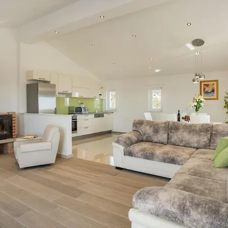 Mountain House Kajko With Pool & Free Parking On Site Villa