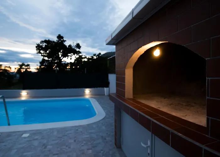 Mountain House Kajko With Pool & Free Parking On Site Villa